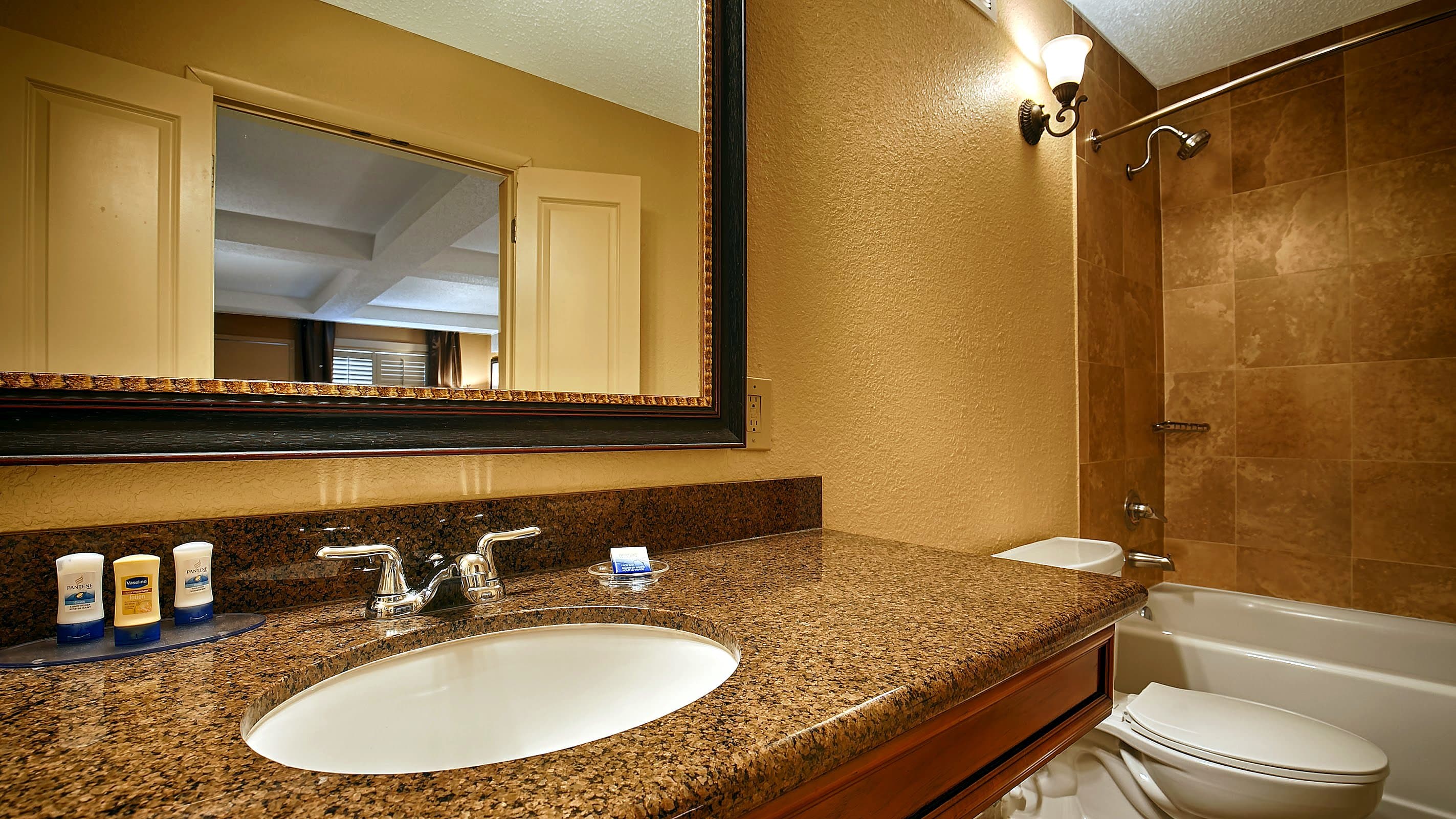 Best Western Savannah Historic District photo 1
