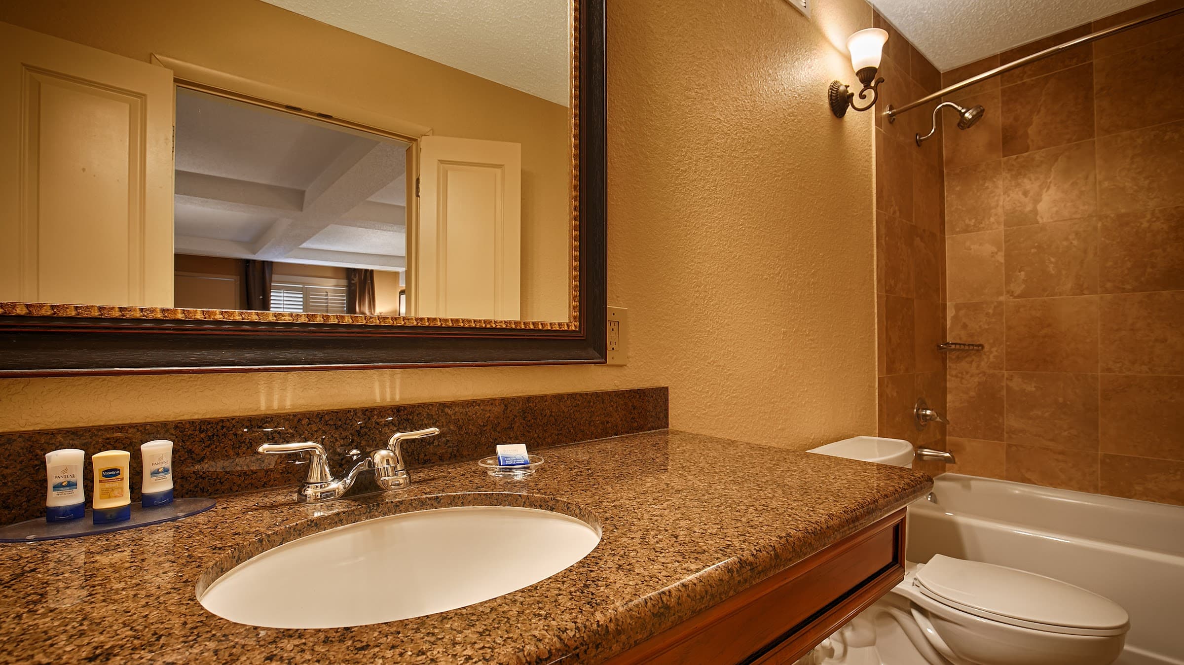 Best Western Savannah Historic District photo 4