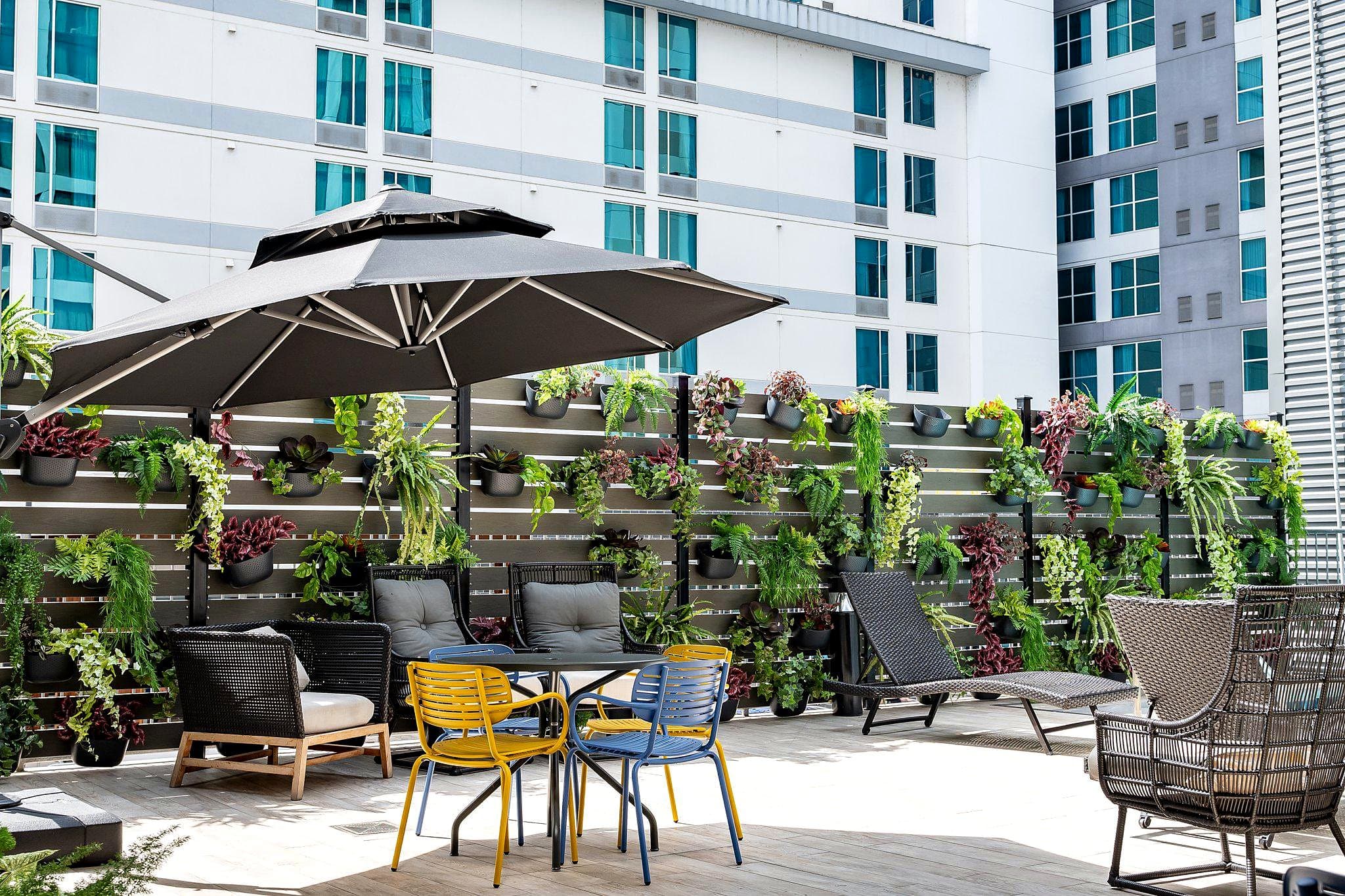 Holiday Inn & Suites Nashville Downtown - Broadway photo 1