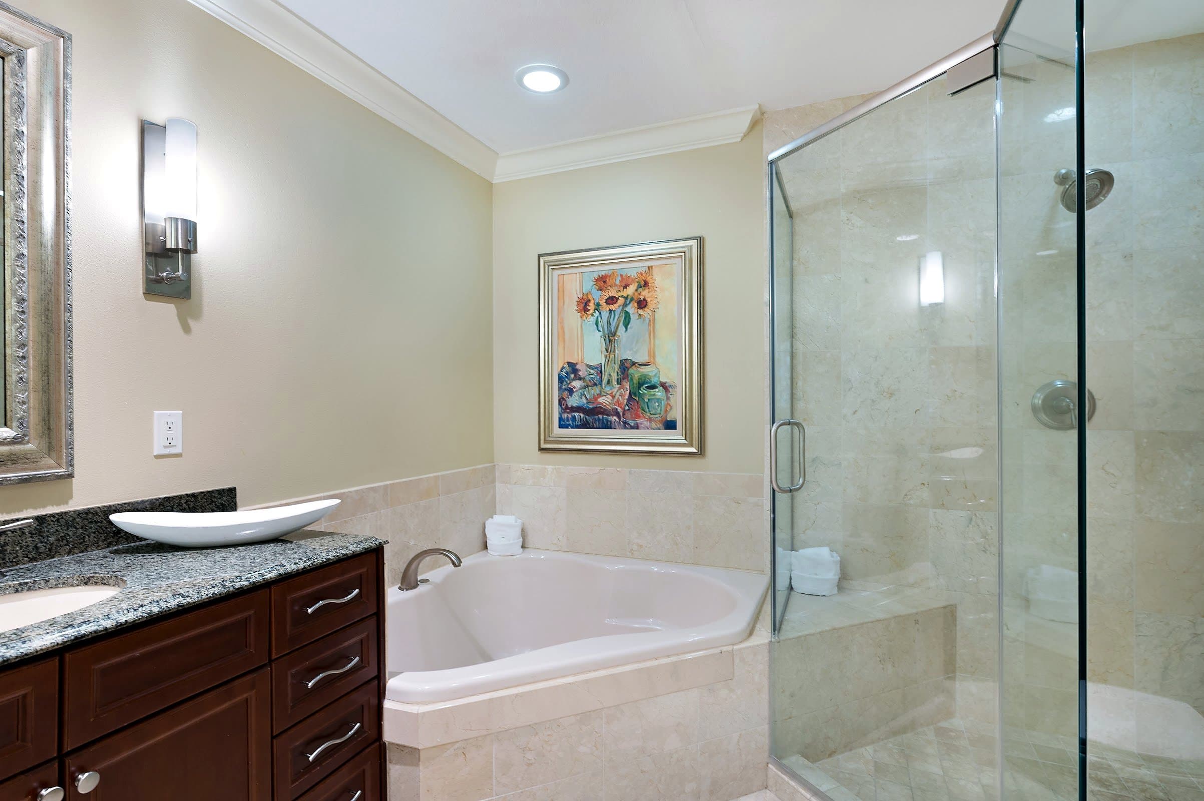 Emerald Grande at HarborWalk Village Destin photo 4