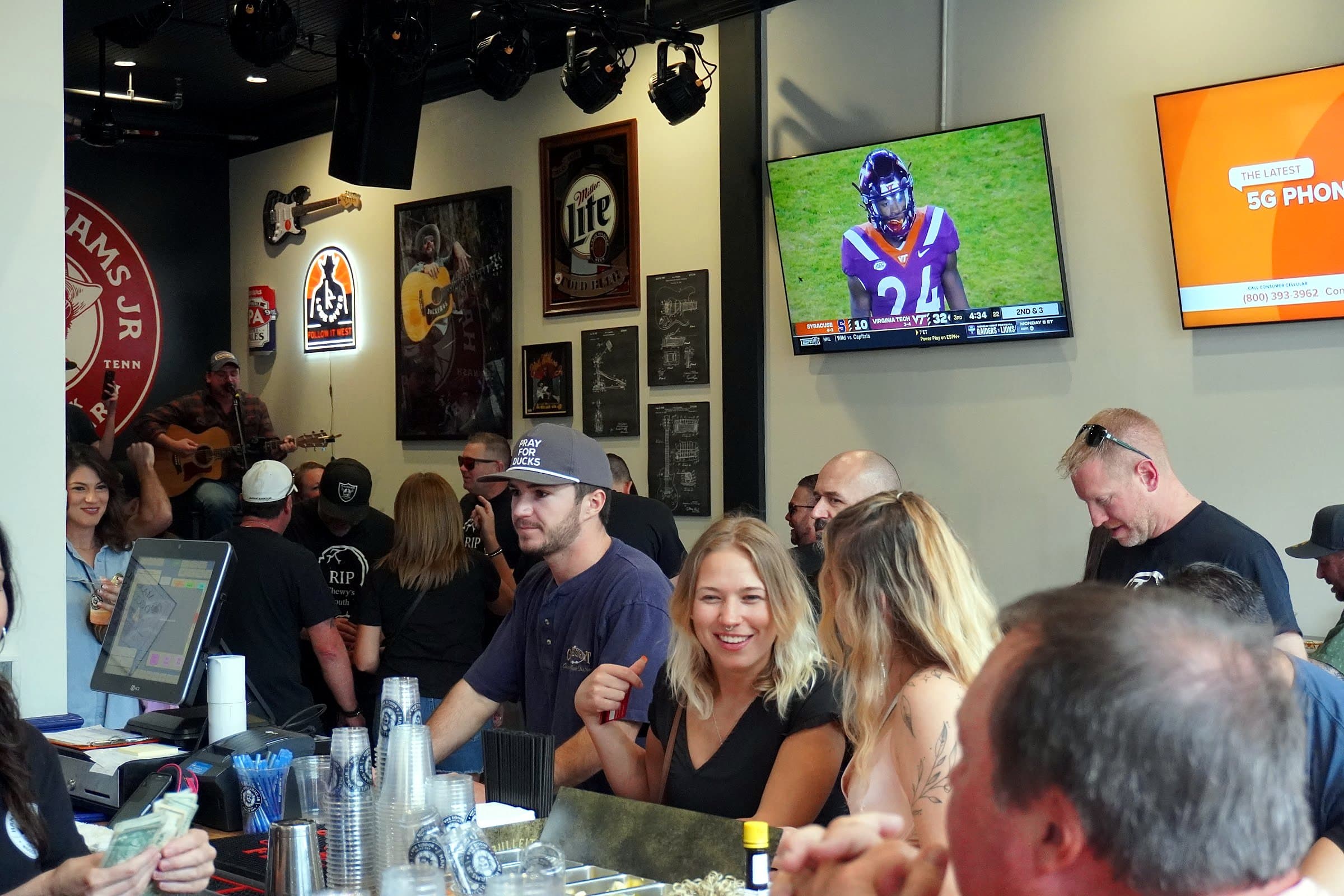 Hank Williams Jr Boogie Bar photo 2