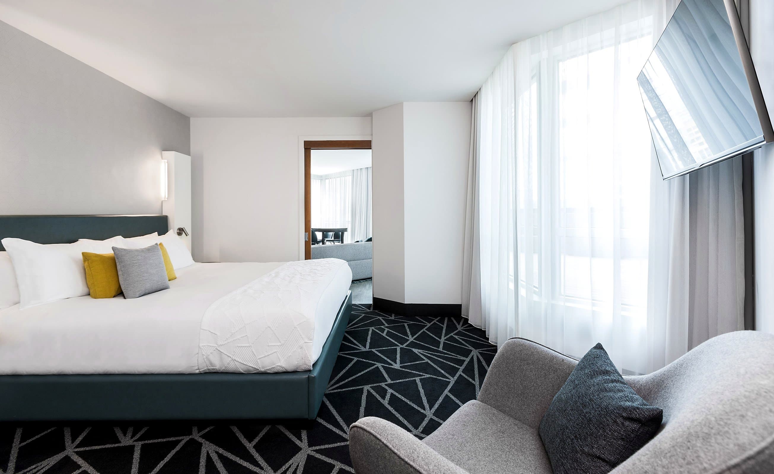 Warwick Le Crystal Montreal photo 1